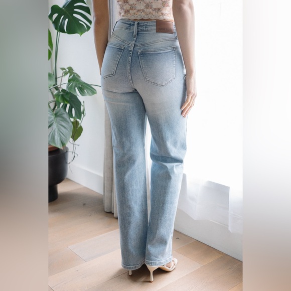 Judy Blue Allison Retro Wide Leg Jeans - Picture 3 of 9